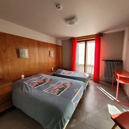 Hotel Du Des Corbeaux 2*