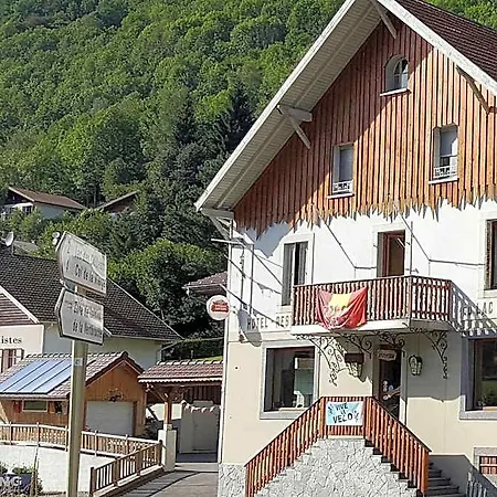 Hotel Du Des Corbeaux