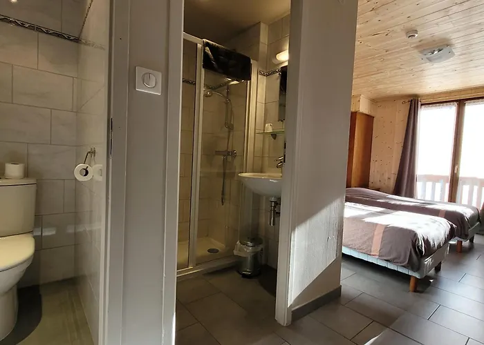 Du Des Corbeaux Hotel 2*