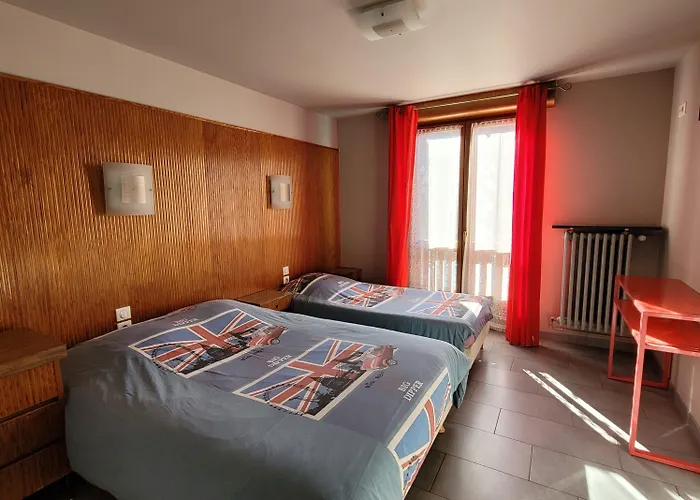 Hotel Du Des Corbeaux 2*